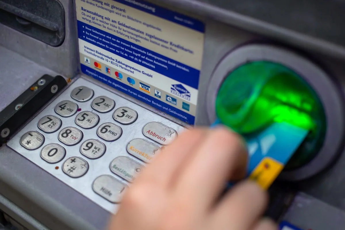 Atacurile de tip 'jackpotting' asupra ATM-urilor cresc alarmant