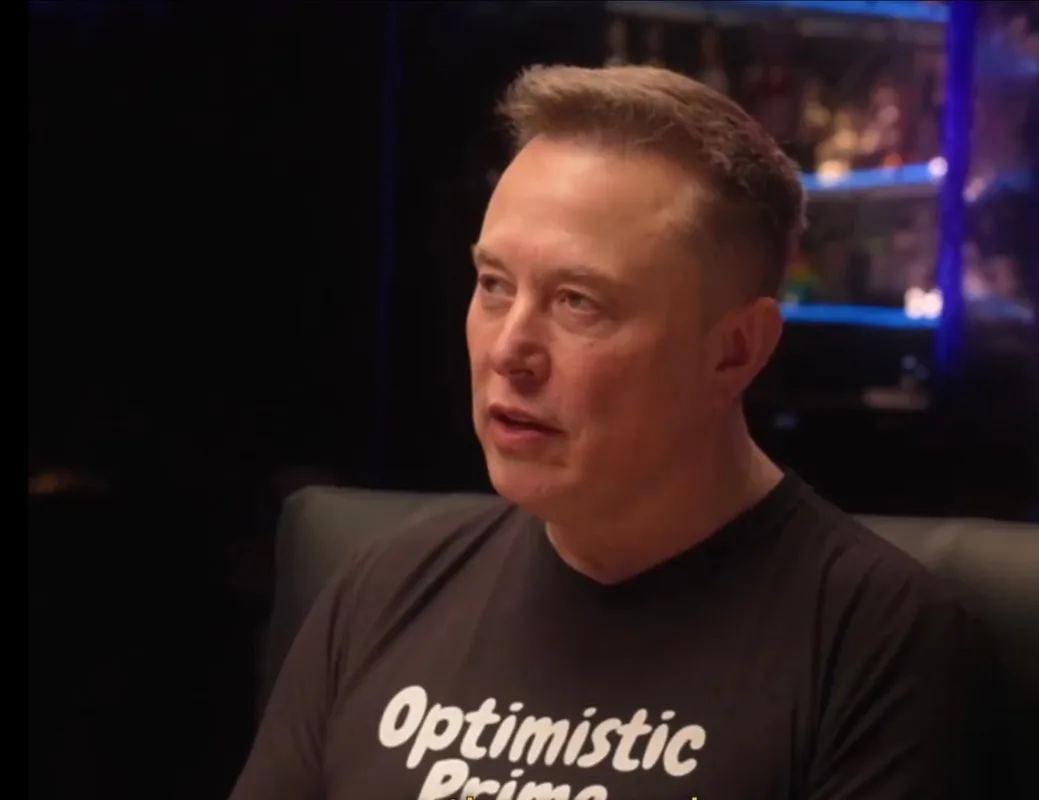 Elon Musk pregătește centre de date orbitale
