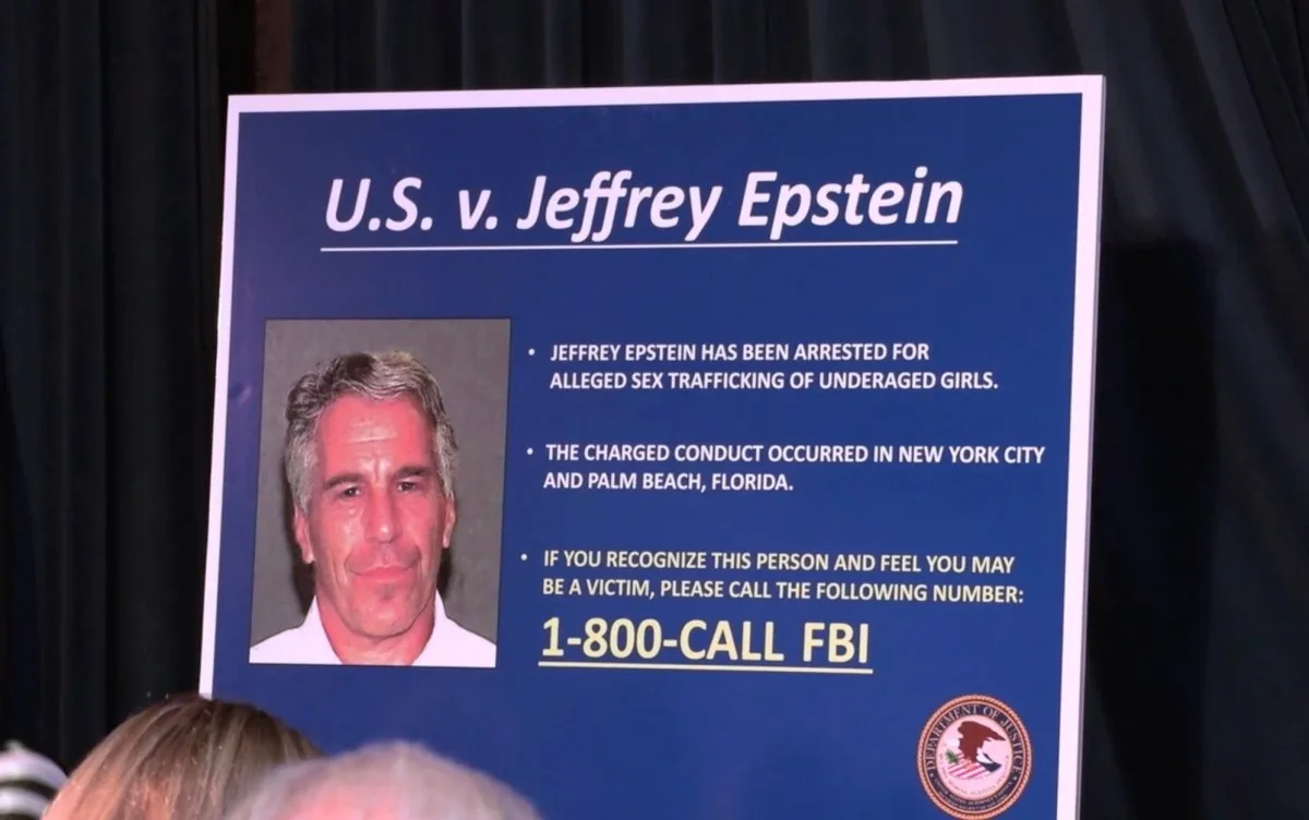 Hacker compromite fișiere FBI legate de Epstein