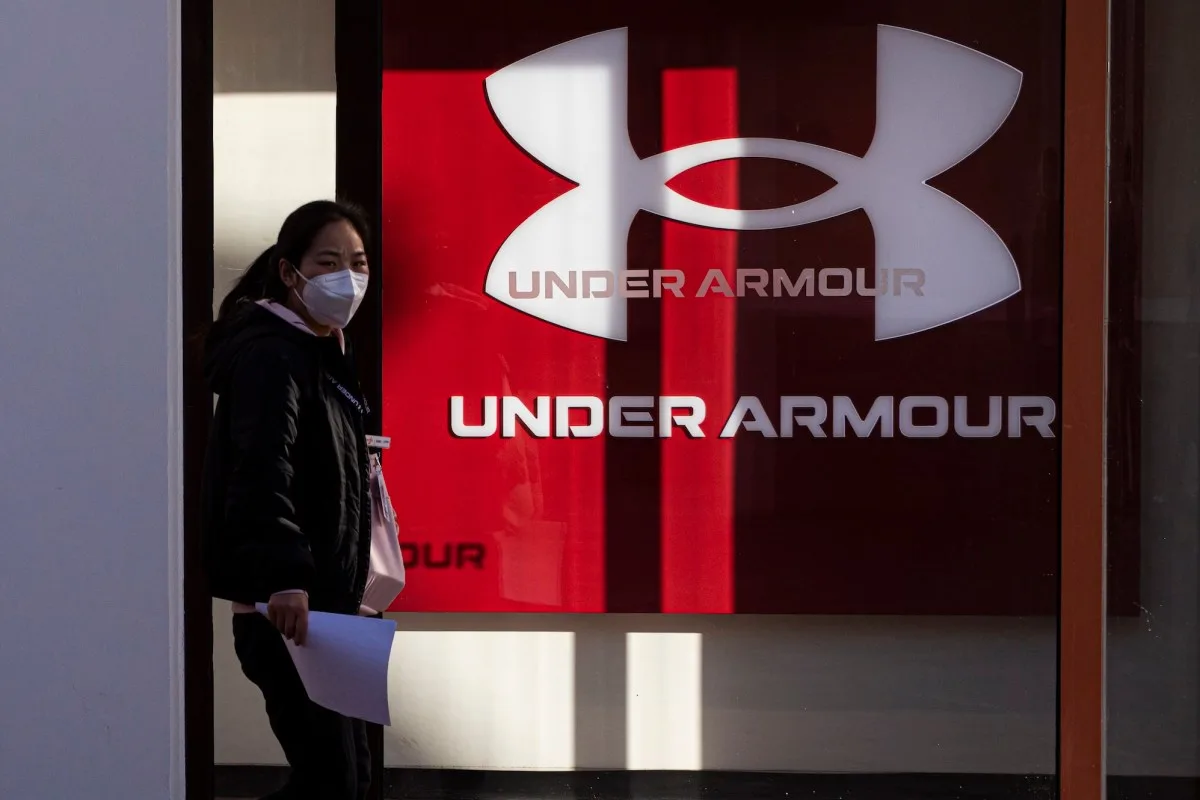 Under Armour investighează o breșă de securitate care a expus 72M de înregistrări ale clienților